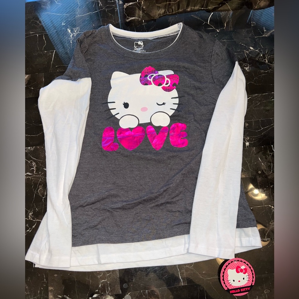 Adorable Hello Kitty LOVE long sleeve tee. Juniors XL. NWT. - Picture 2 of 6